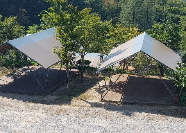 나란히 선 카바나형